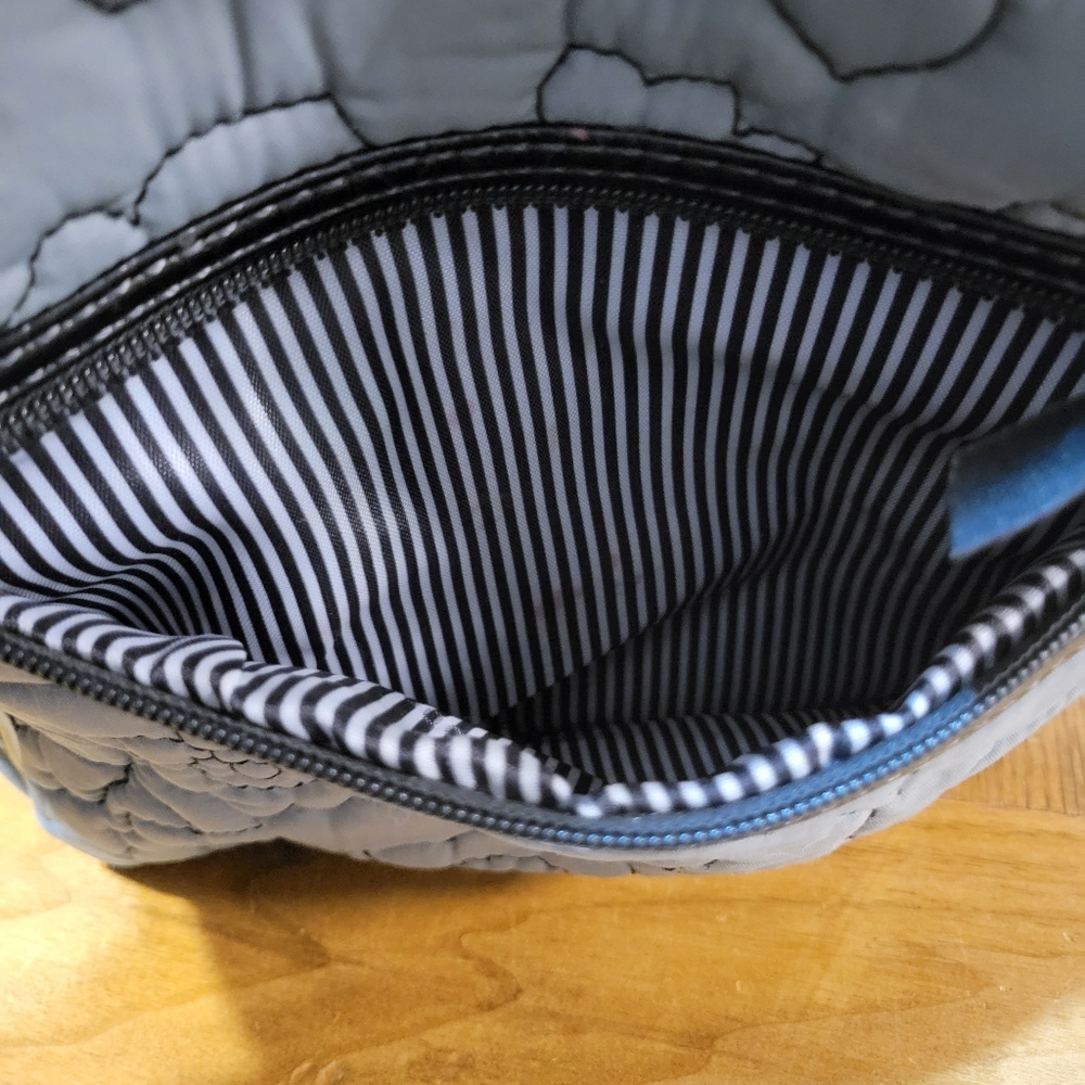 Thirty-One organizing crossbody shoulder bag quilted gray and black poppy - Picture 3 of 8